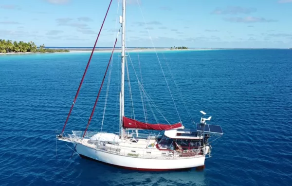 Island Packet 38
