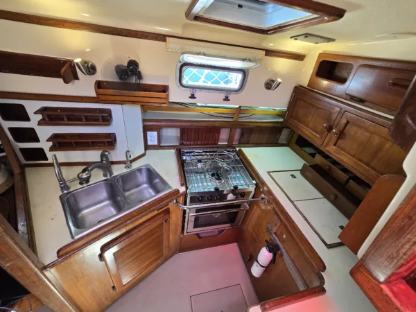 ISLAND PACKET 38 - Image 10