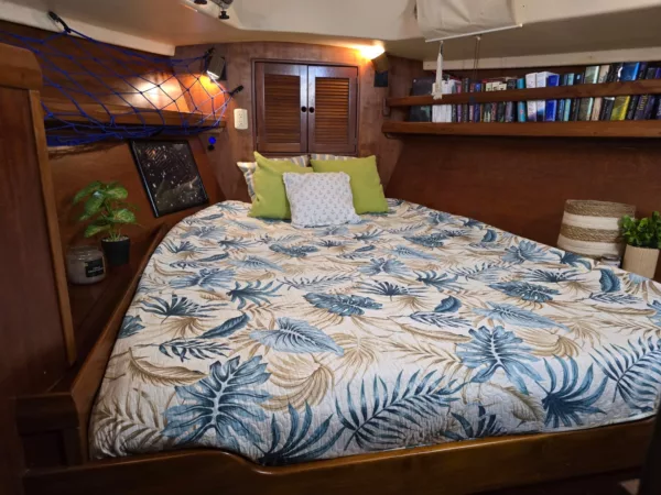ISLAND PACKET 38 - Image 12
