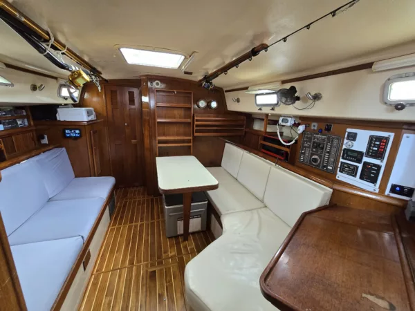 ISLAND PACKET 38 - Image 7