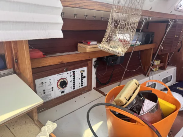 Catalina 320 - Image 12