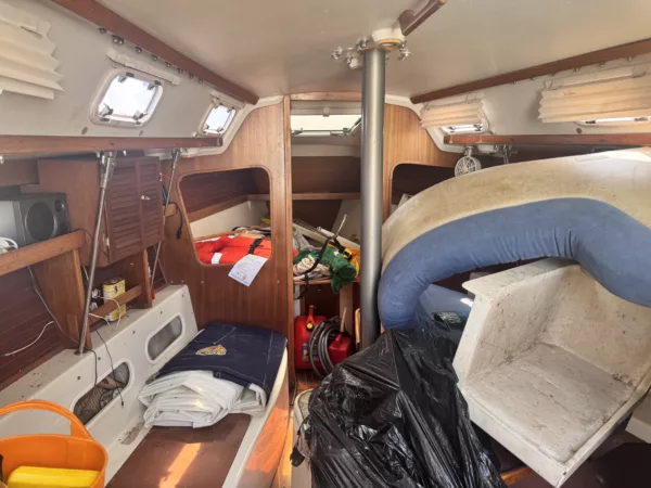 Catalina 320 - Image 11