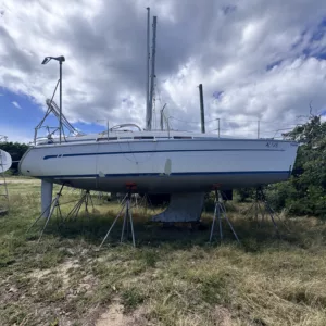 Sailboat Bavaria 32