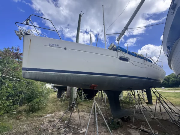 Jeanneau 36i sailboat for sale on boat auction