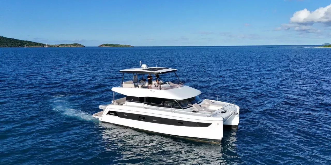 Power Catamaran Fountaine Pajot MY6