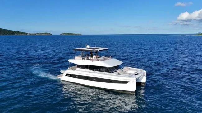 Power Catamaran Fountaine Pajot MY6
