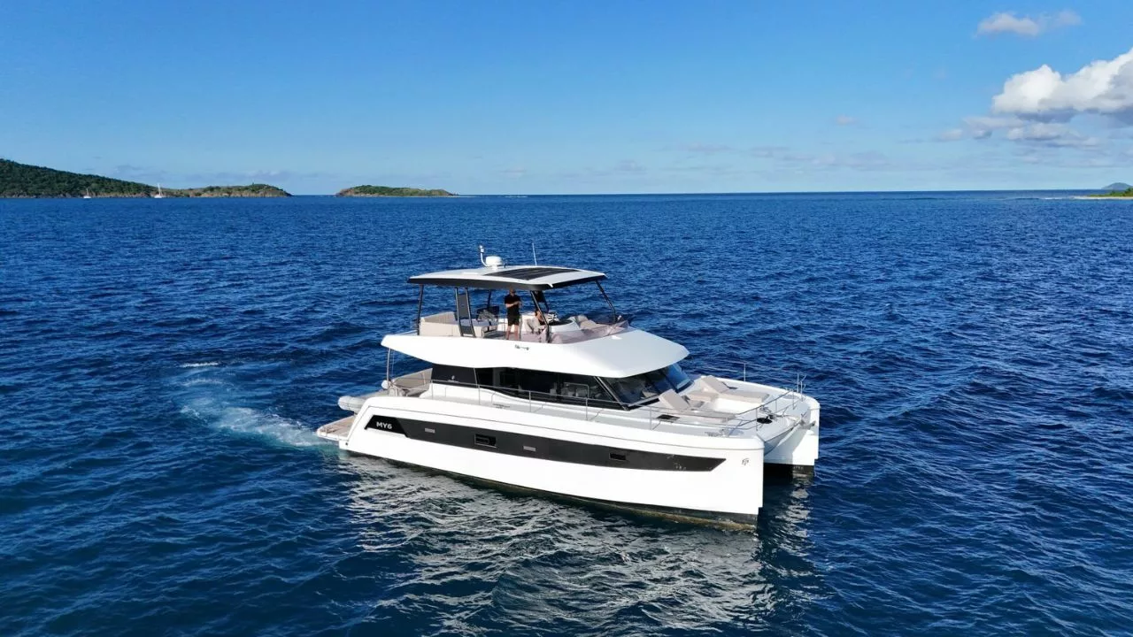 Power Catamaran Fountaine Pajot MY6